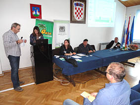 Javna tribina u Našicama